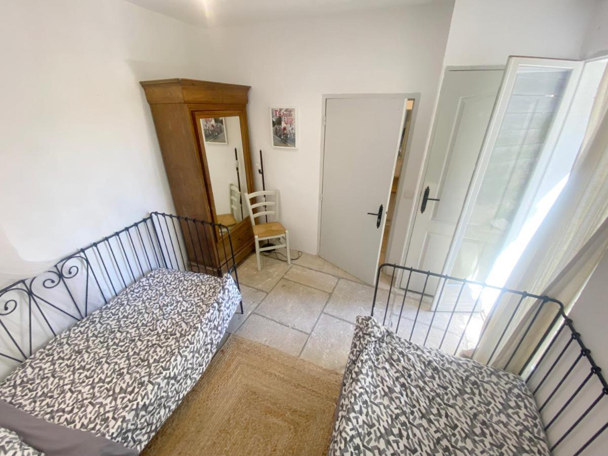 Auberge De La Croix Du Pape Éze Luaran gambar