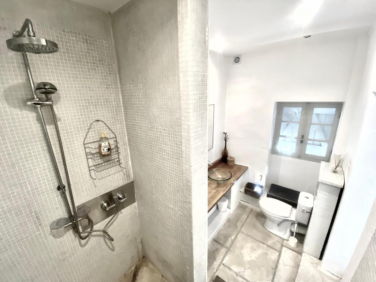 Auberge De La Croix Du Pape Éze Luaran gambar