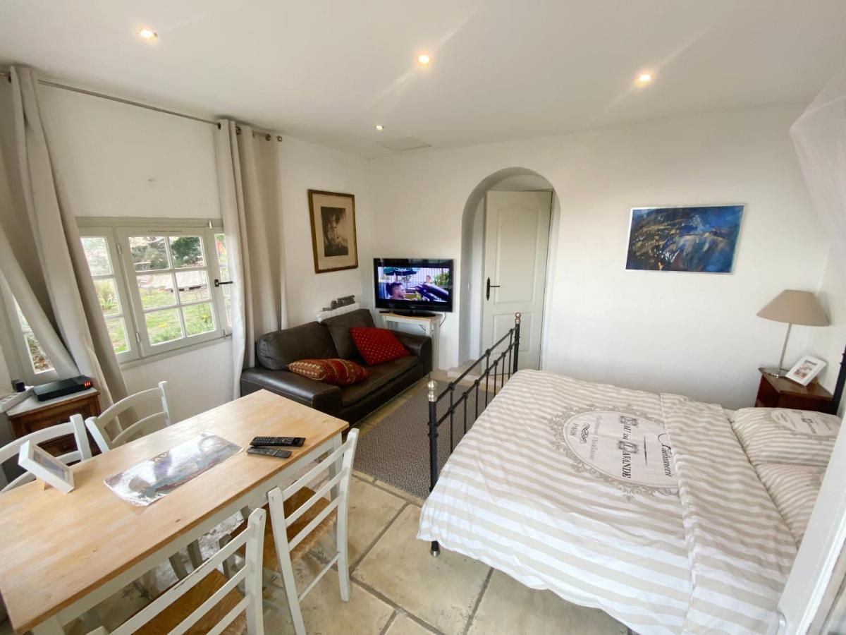 Auberge De La Croix Du Pape Éze Luaran gambar