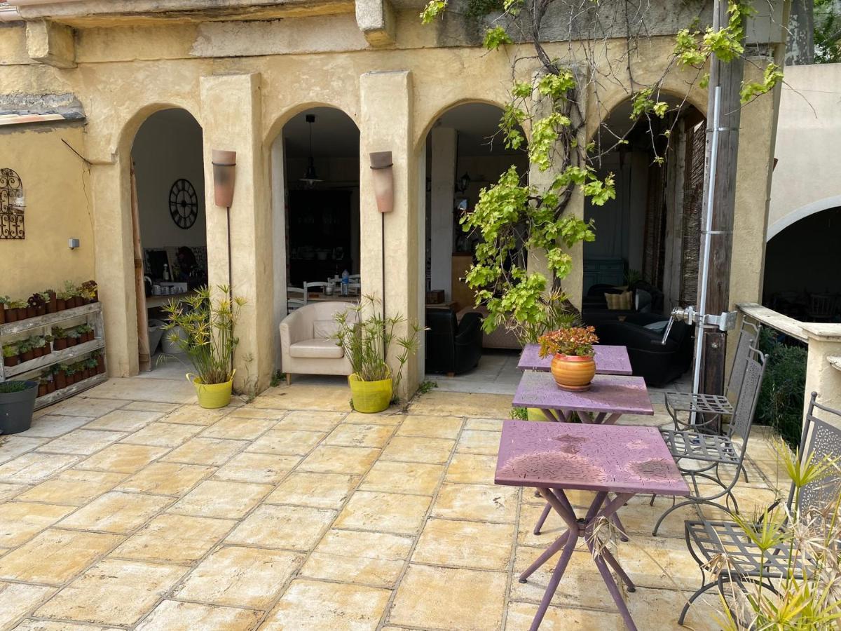Auberge De La Croix Du Pape Éze Luaran gambar